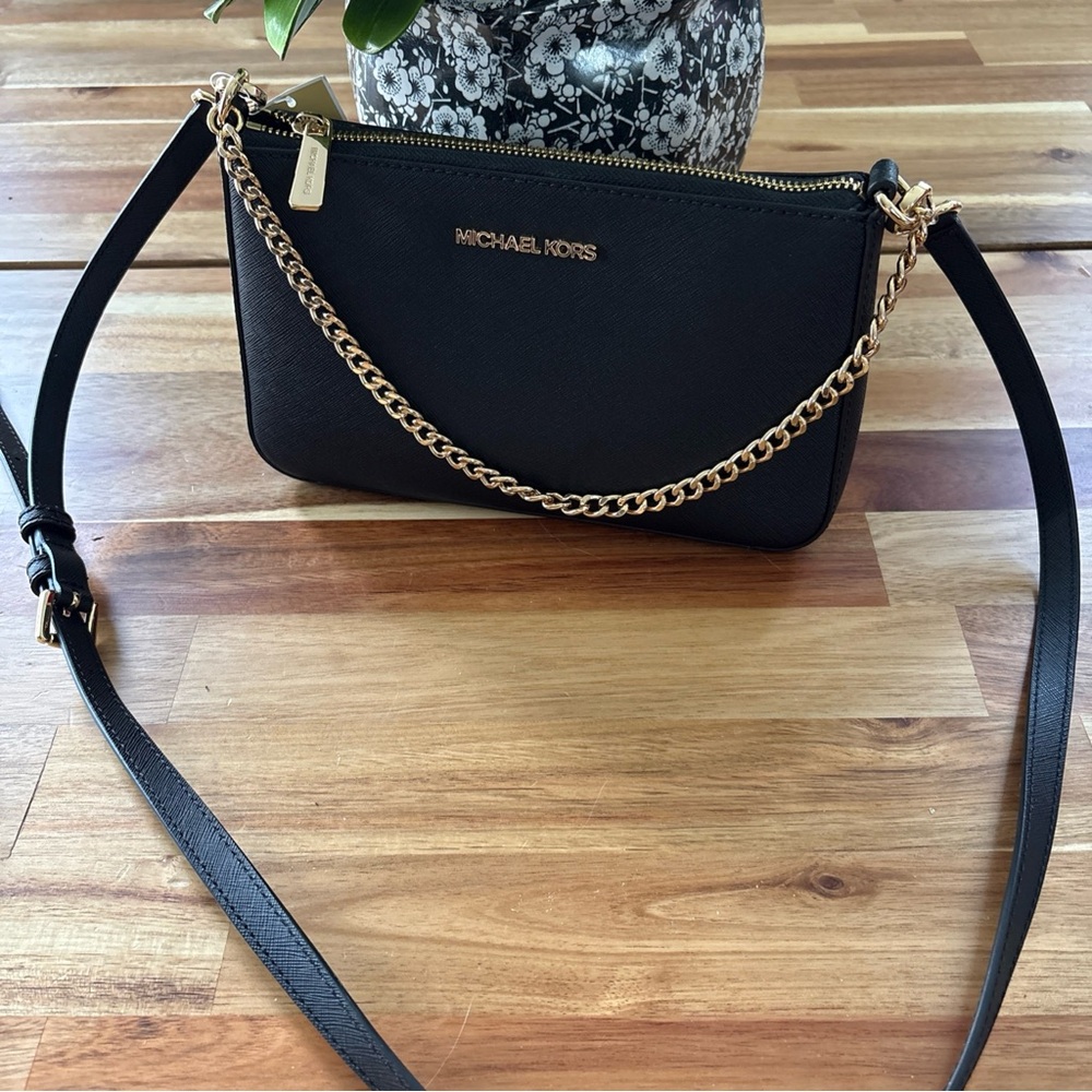 Michael Kors Black and Gold Crossbody Bag with Sleek Design